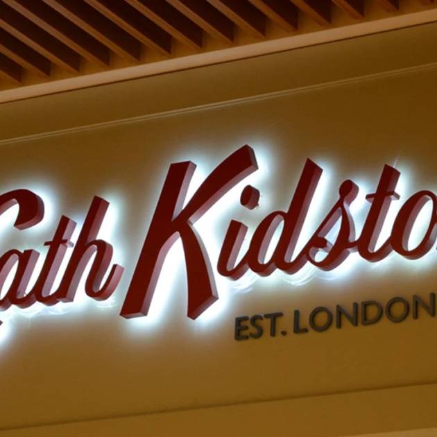 زنكور مع إضاءة خلفية